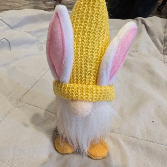 Yellow and White Holiday Gnome Decor - Picture 4 of 8